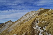 41 Salendo il sentierino di cresta
